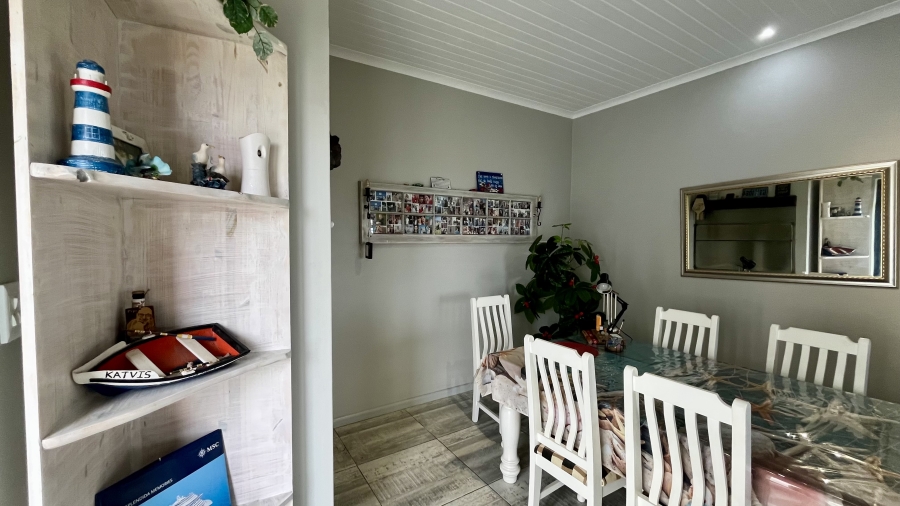 2 Bedroom Property for Sale in Hoogland Western Cape